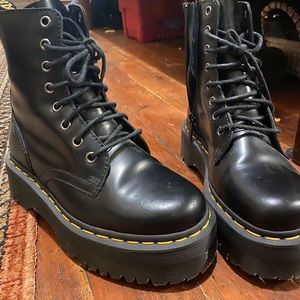 NEW Dr. Martens Jadon Boot